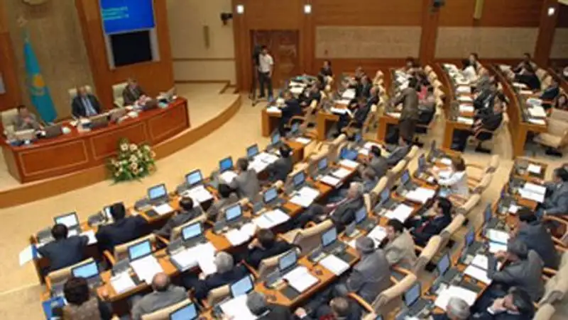Сенат одобрил в первом чтении законопроект, разграничивающий полномочия между госорганами