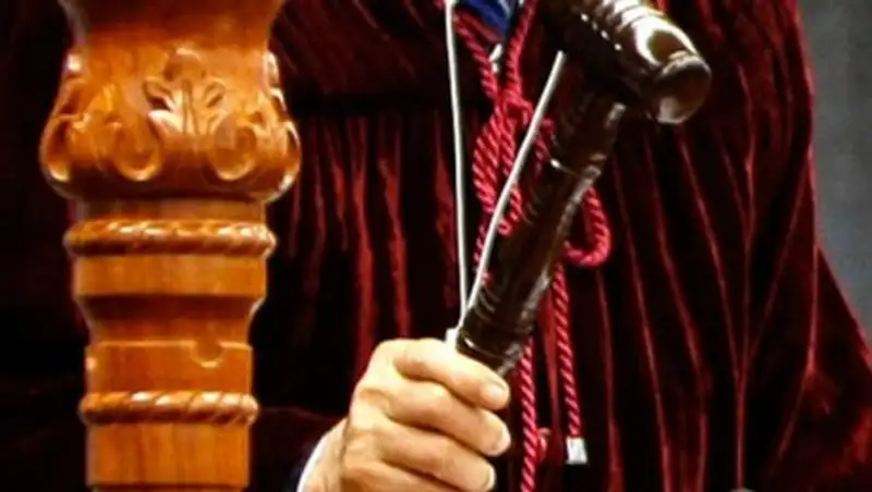 Мужчина, обвиняемый женой в импотенции, снял личное порно и угодил под суд