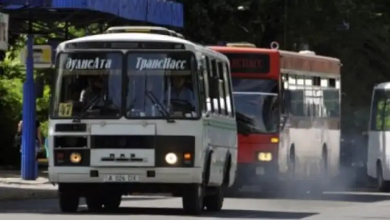 В Кокшетау водитель автобуса ездил без прав