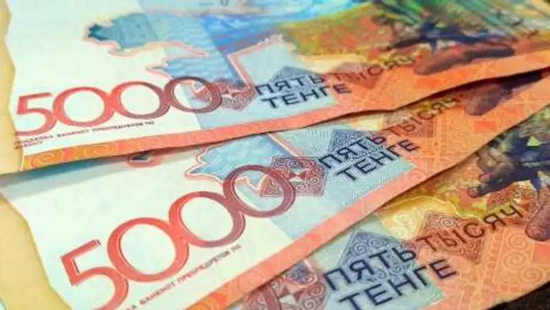 Чиновники пытались дать взятку антикоррупционеру в Туркестанской области