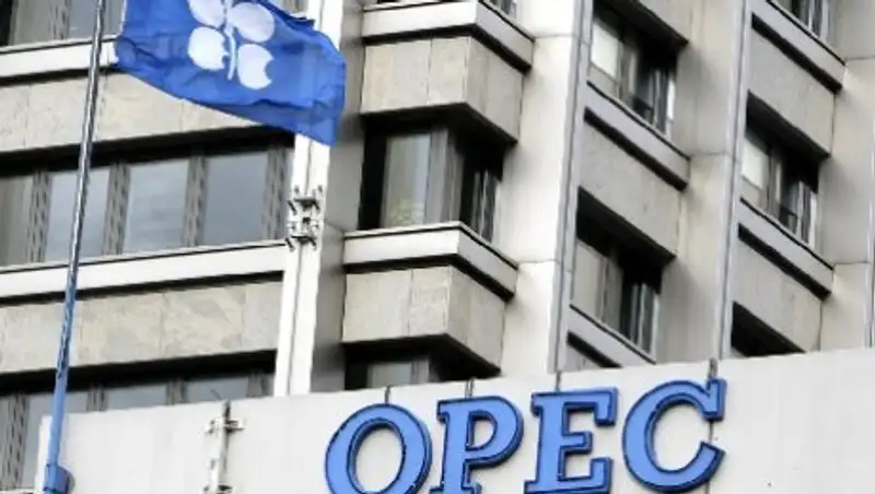 Страны ОПЕК сократили добычу нефти