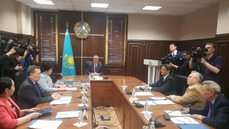 Президент Казахстана сдает экзамен на знание госязыка