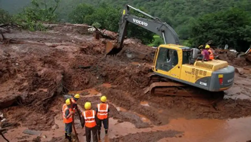 В Индии из-за оползня погибли не менее 12 человек