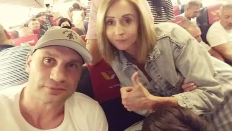 Кличко покинул Украину