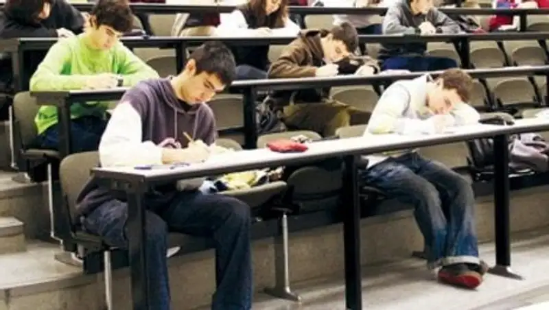 В школах Астаны слабоуспевающих 9-классников пытаются вытеснить