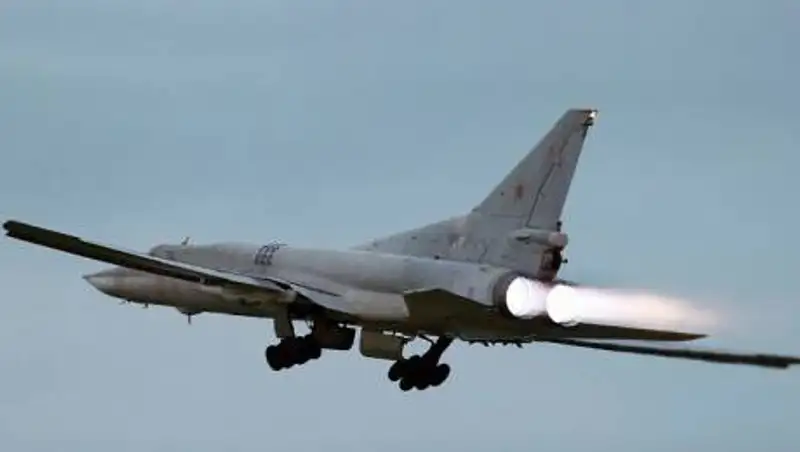 Экипаж военного самолета погиб в результате инцидента на аэродроме в России