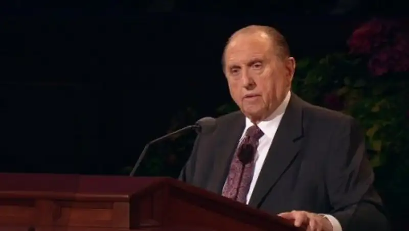 В США умер глава мормонов Томас Монсон