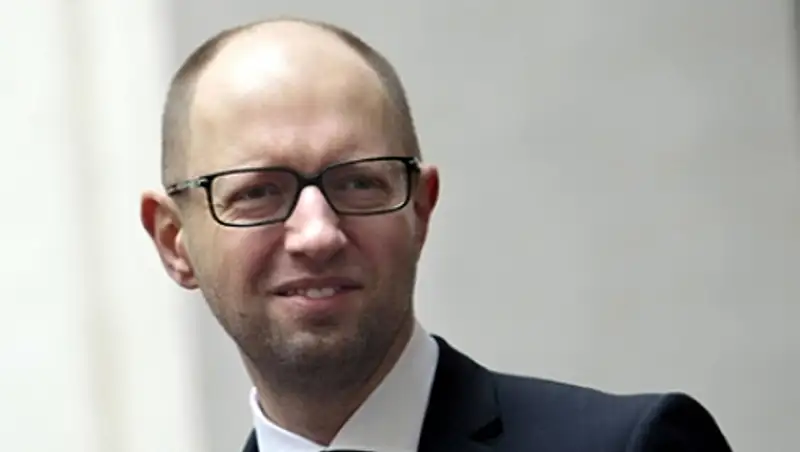 СМИ узнали о предложении Яценюку возглавить Нацбанк Украины