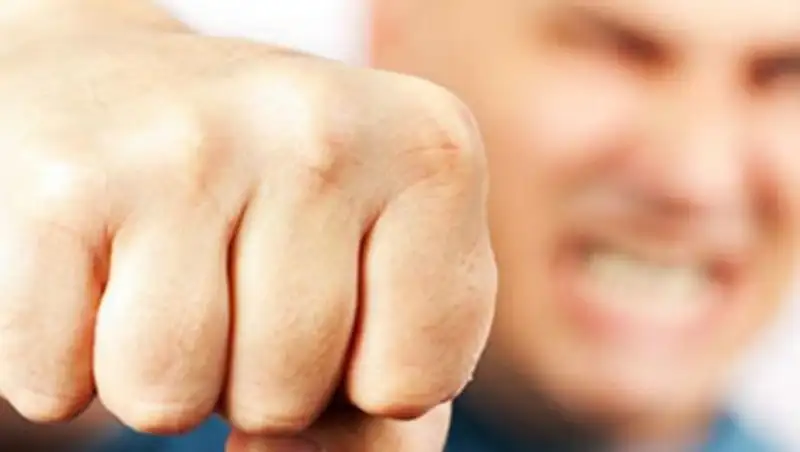 В Петропавловске мужчина под спайсом разбил нос полицейскому