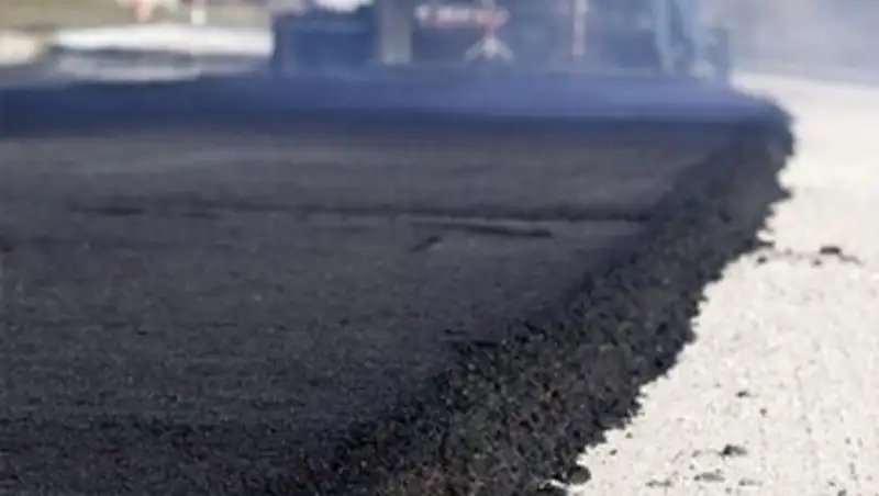 В Актобе асфальт растаял вместе со снегом