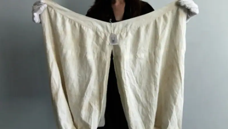 Панталоны британской королевы Виктории продадут с аукциона