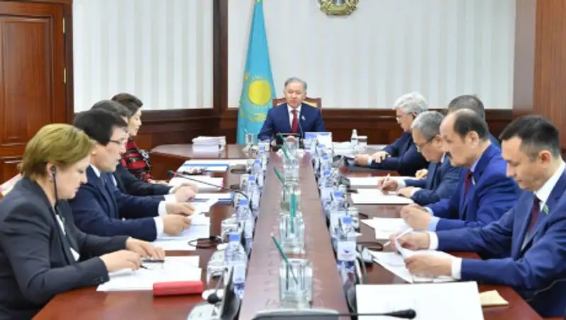 Нигматулин провел заседание Бюро Мажилиса