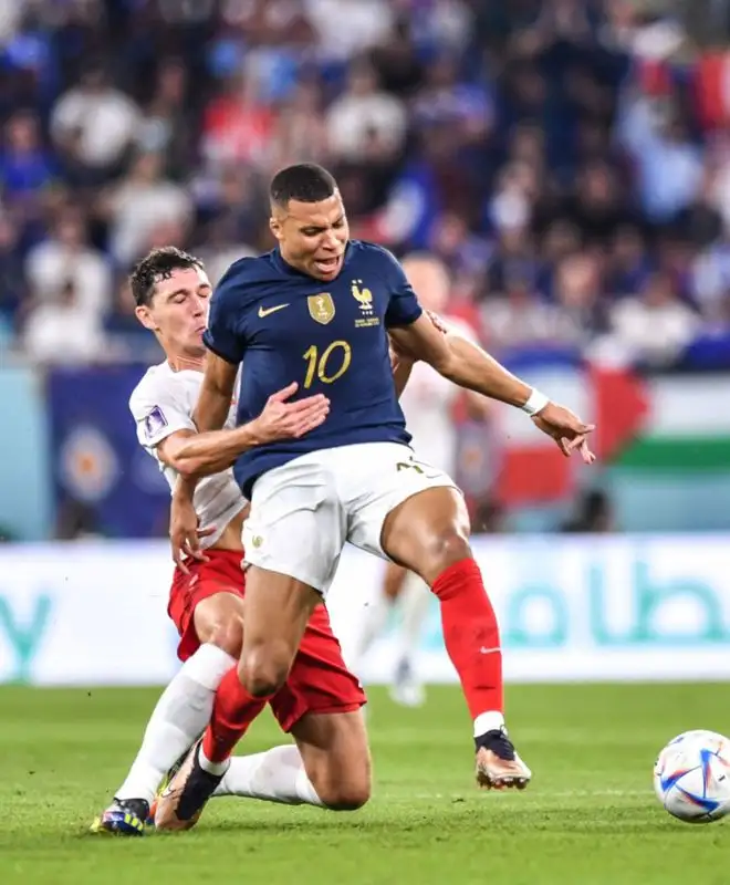 Франция обыграла Данию и досрочно вышла в плей-офф ЧМ-2022