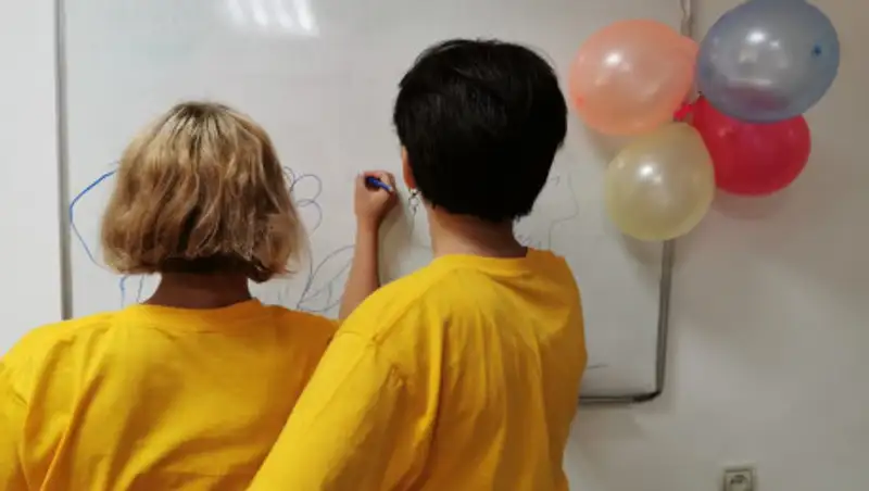 90 казахстанских детей и подростков с ВИЧ приняли участие в летнем онлайн лагере