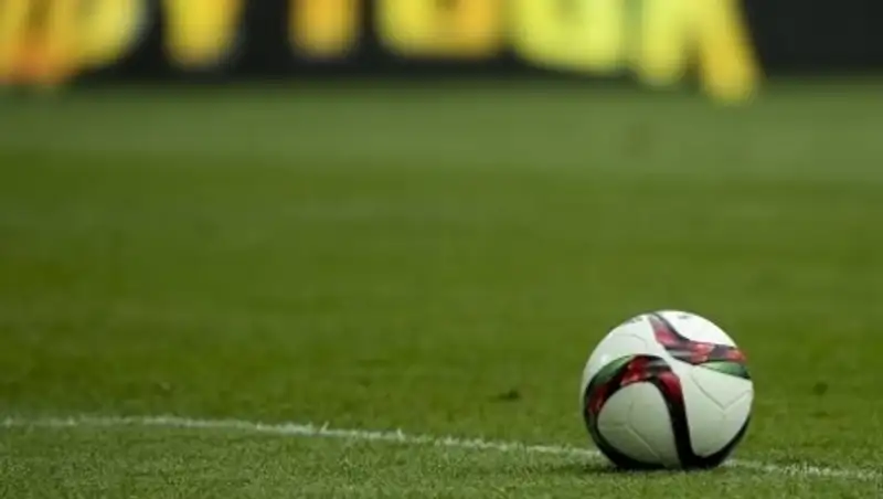 Арбитр футбольного матча Казахстан-Таджикистан отстранен от судейства  