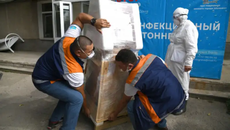 BI GROUP передала два аппарата ИВЛ шымкентским больницам