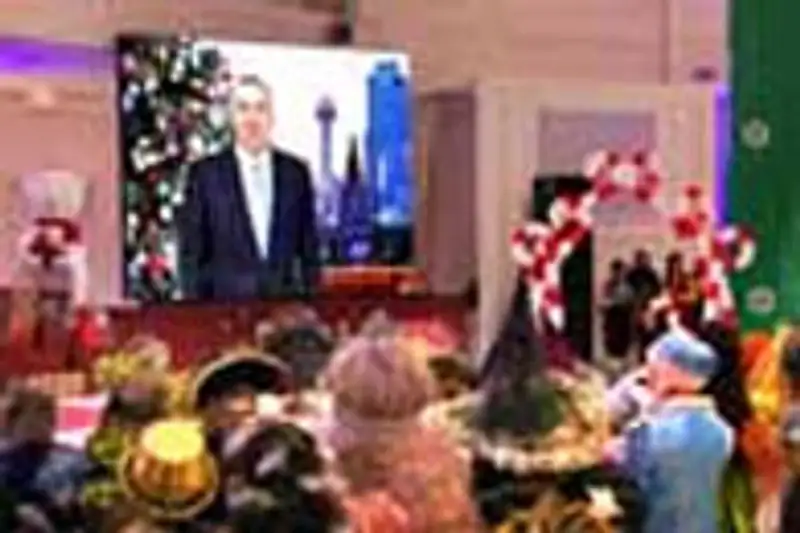 В Алматы состоялась "Новогодняя Елка" от имени Президента РК, фото - Новости Zakon.kz от 28.12.2011 23:23