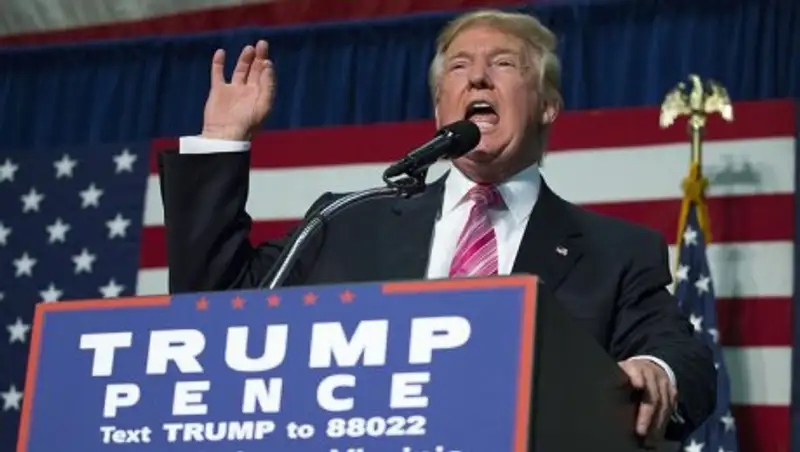 Опрос: Трамп сократил отставание от Клинтон по популярности до 5%