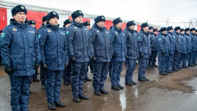 Полицейские Нур-Султана переоделись в новую форму
