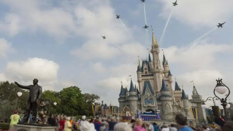 Парк развлечений Disney world во Флориде закрыли из-за урагана
