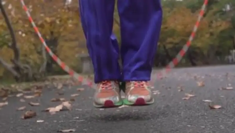 Японец побил мировой рекорд по прыжкам через огромную скакалку