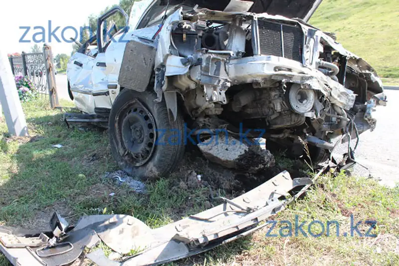 Крупное ДТП произошло сегодня утром в Алматы на Восточной объездной (фото) Крупное ДТП произошло сегодня утром в Алматы на Восточной объездной (фото), фото - Новости Zakon.kz от 22.08.2013 19:51