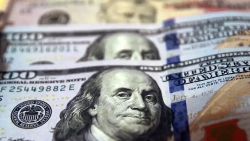 В Узбекистане упрощен ввоз и вывоз инвалюты