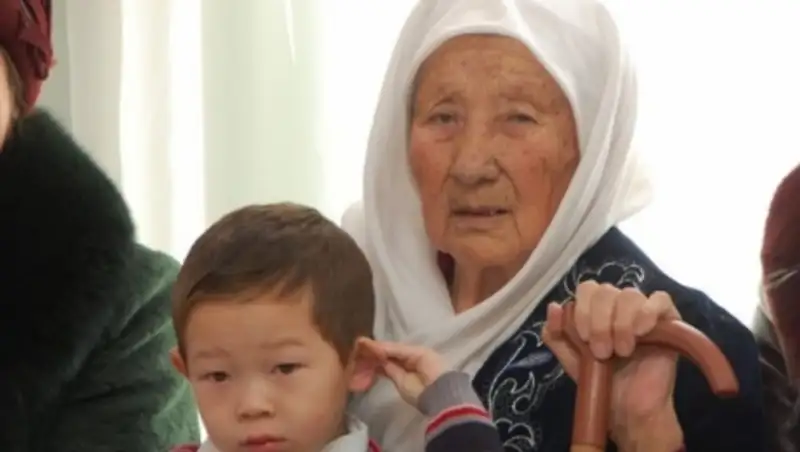 С начала года казахстанцам выплачено пенсий на сумму 490,2 млрд тенге