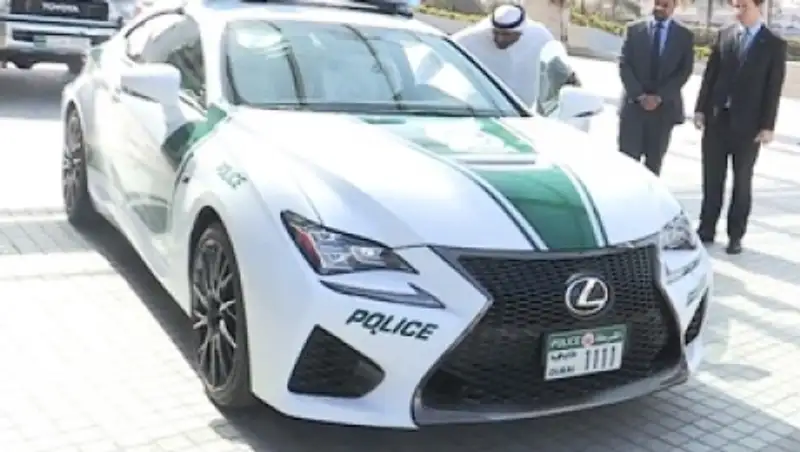 Автопарк полиции Дубая пополнило «заряженное» купе Lexus