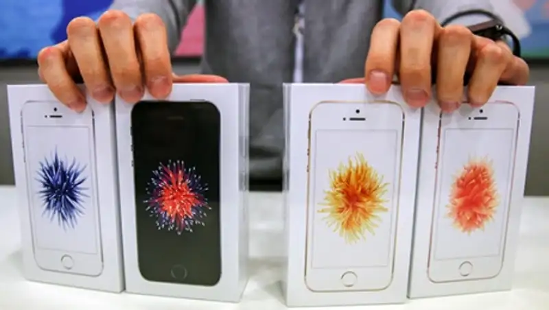 Глава Apple пообещал снизить цены на iPhone