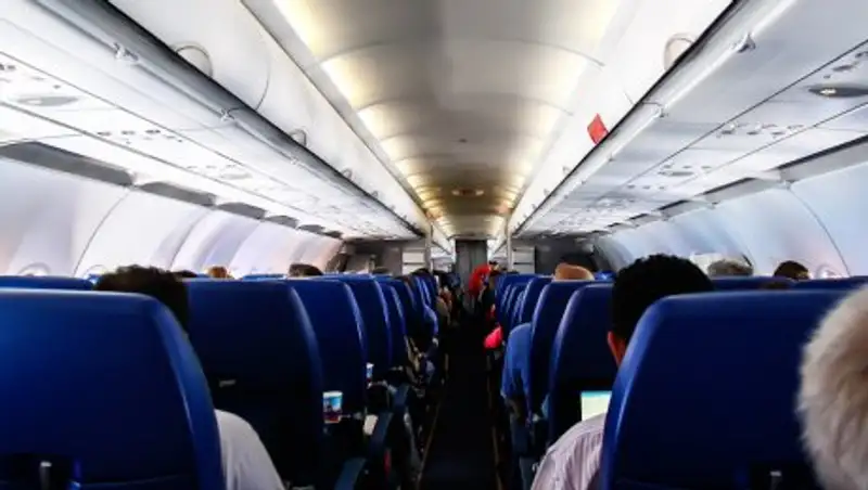 Буйного россиянина оштрафовали за поведение в самолете