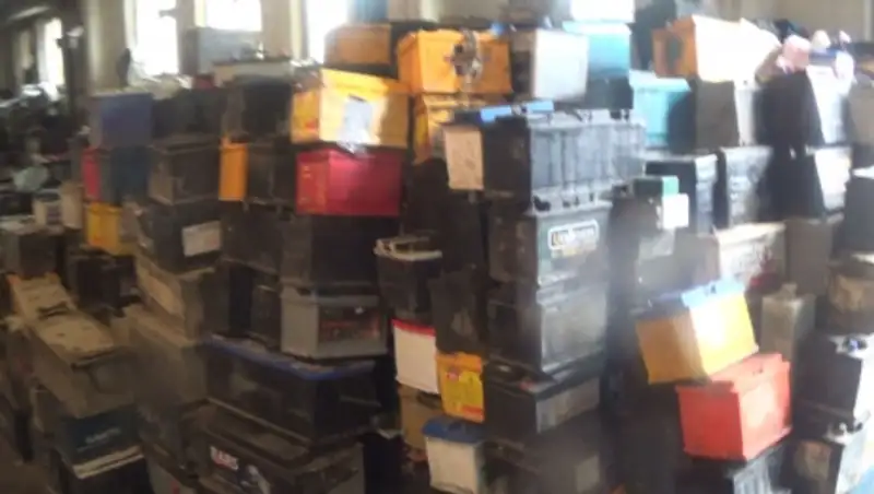 Целый склад аккумуляторов, украденных группой воров, вернули автовладельцам в Шымкенте