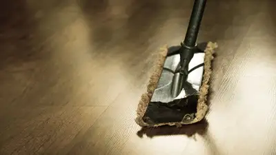 В Караганде хозяин донерной отбился шваброй от пьяного посетителя, фото - Новости Zakon.kz от 22.05.2023 14:57