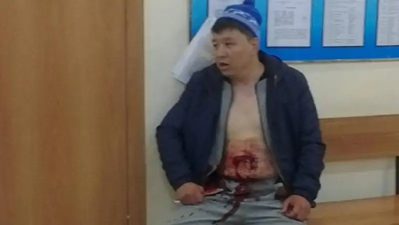 Недовольный решением истец ранил себя ножом в здании суда 