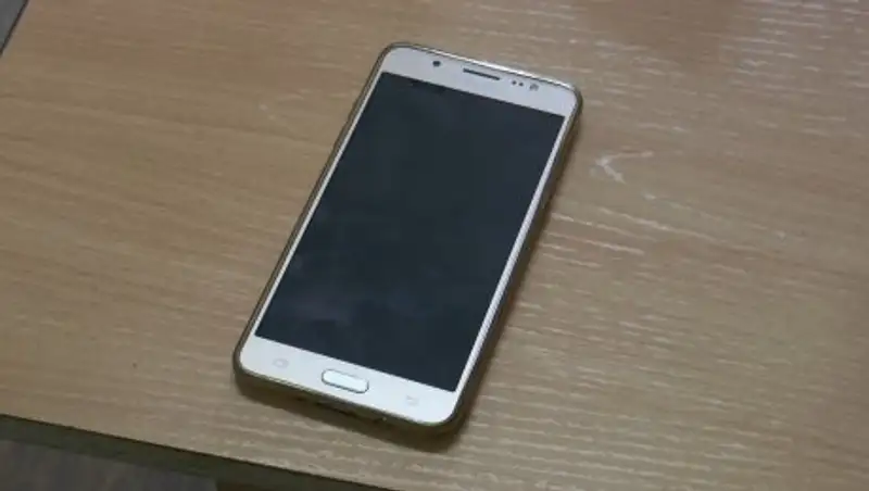 В Алматы задержали парня, который отбирал у женщин сотовые телефоны