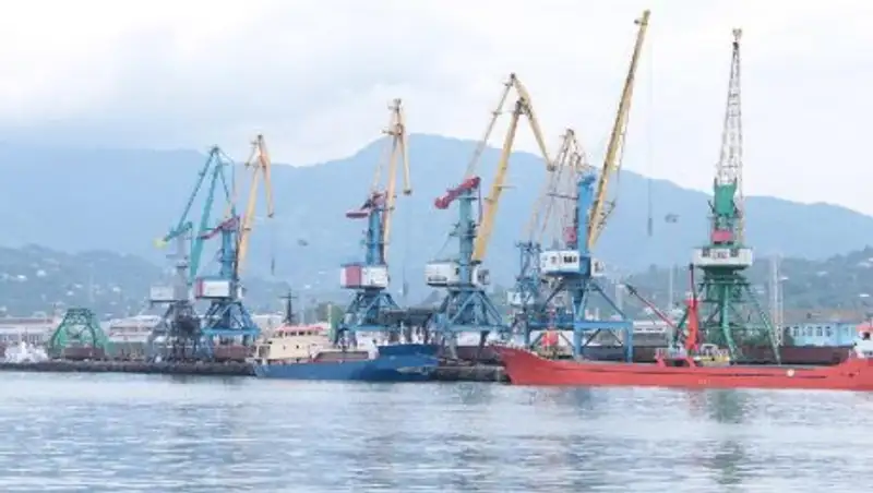 Работники порта Батуми прекратили голодовку