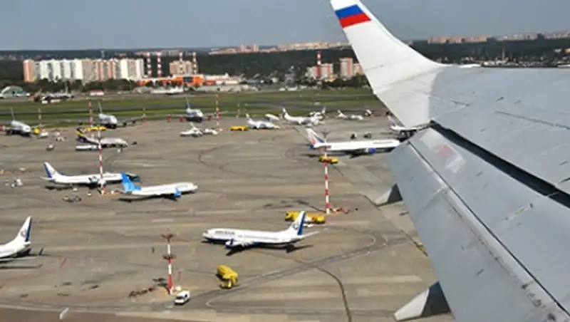 СМИ сообщили о предотвращении столкновения двух лайнеров над Москвой