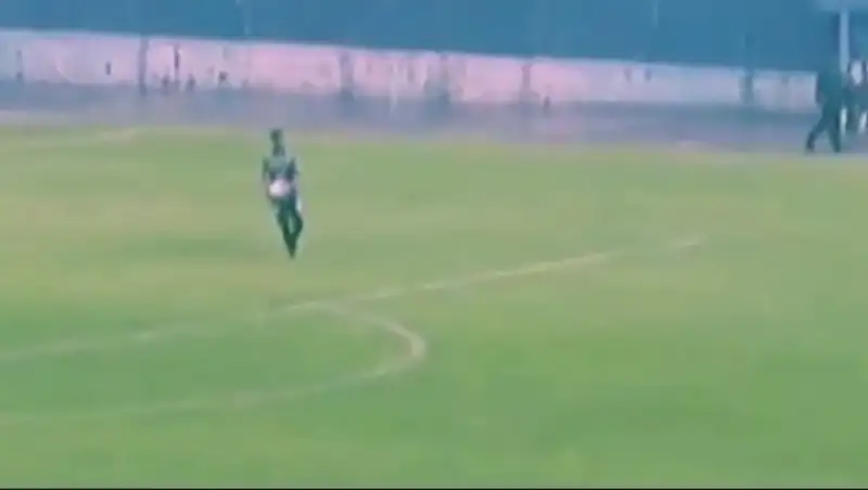 Бразильский вратарь забил победный гол из своей штрафной