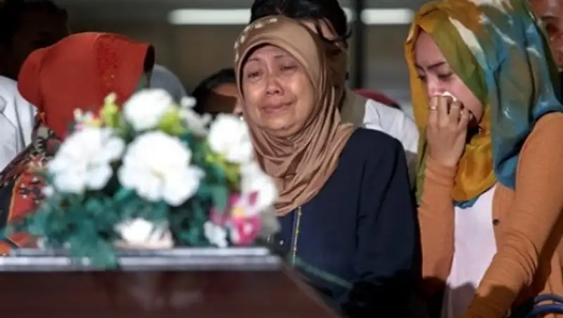 Семьям жертв крушения самолета AirAsia выплатят по 100 тысяч долларов