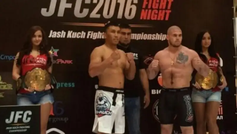 Артём Резников проиграл в бою за титул JFC