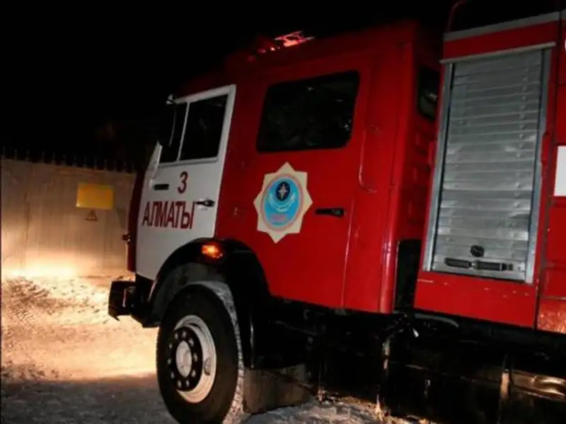 Несколько районов Алматы остались без света из-за пожара на подстанции (фото), фото - Новости Zakon.kz от 20.12.2012 14:48