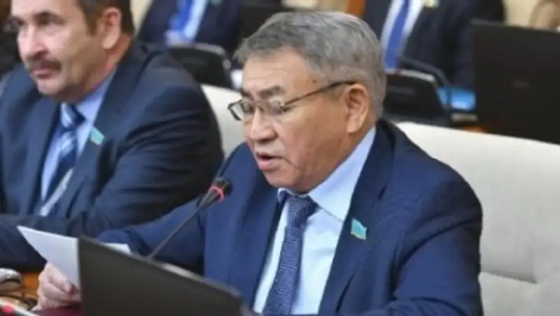 Депутат призывает власти обратить внимание на село имени Акана Серы в СКО