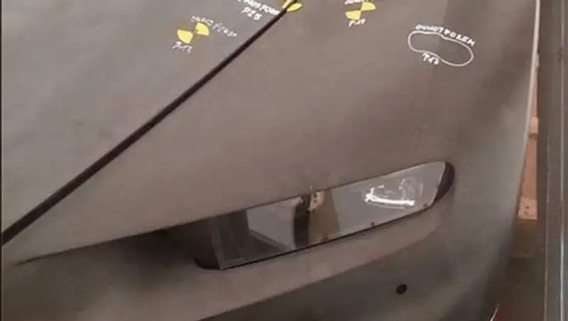 Новый суперкар Bugatti сфотографировали во Франции