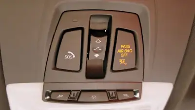перенос сроков установки кнопки SOS в ввозимых авто, фото - Новости Zakon.kz от 21.06.2022 17:02