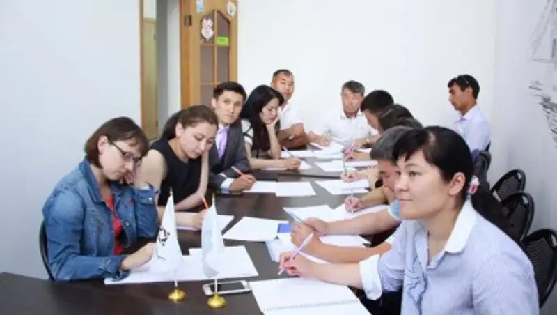 Представители неправительственных организаций Алматинской области проходят курсы по изучению английского языка