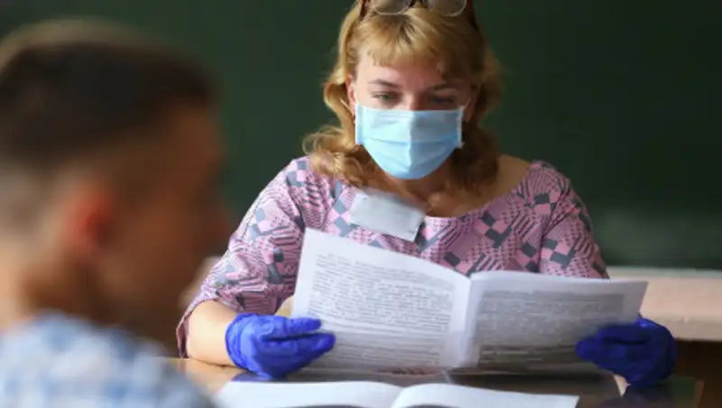 Казахстанских педагогов не будут тестировать на COVID-19