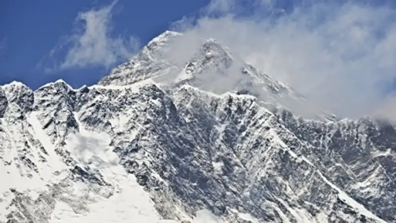 Альпинисты из Нидерландов и Австралии покорили Эверест и погибли на спуске