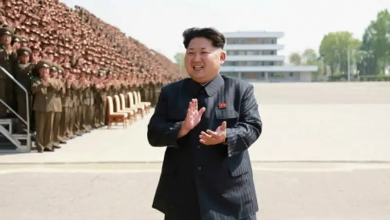 На военном параде в Пхеньяне продемонстрированы межконтинентальные баллистические ракеты