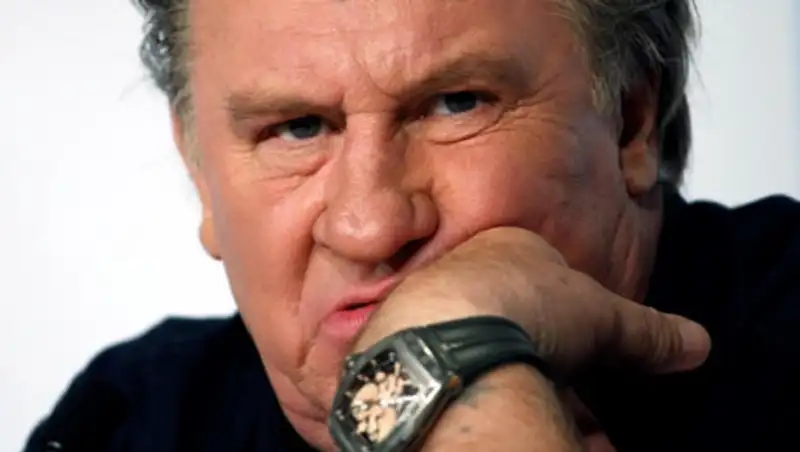 Во Франции намерены возобновить дело об изнасиловании против Депардье