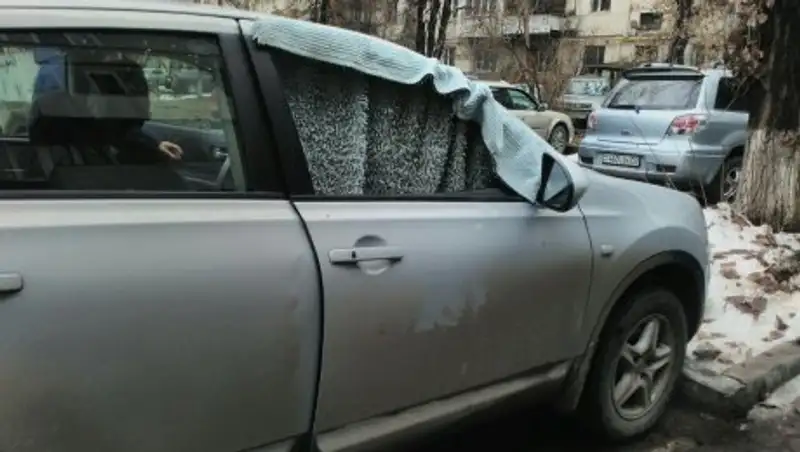 В Алматы орудуют автовандалы